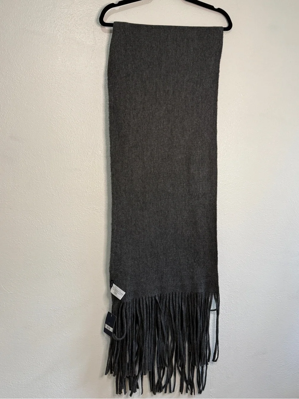 Lucky Gray Women's Cashmere-Blend Wrap Scarf. NWT.